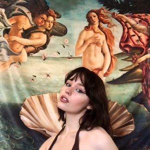 Meet your Posher, Laura